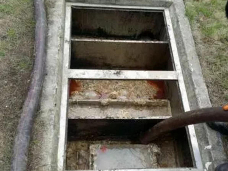 红花岗隔油池清理