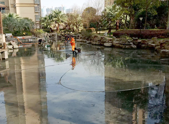 红花岗景观池淤泥清理